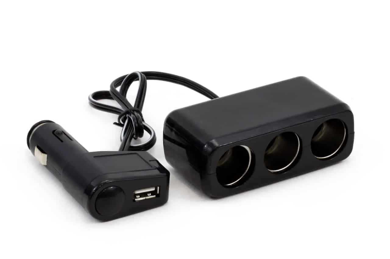 AMIO – Splitter bricheta auto SOC2 3+1 USB