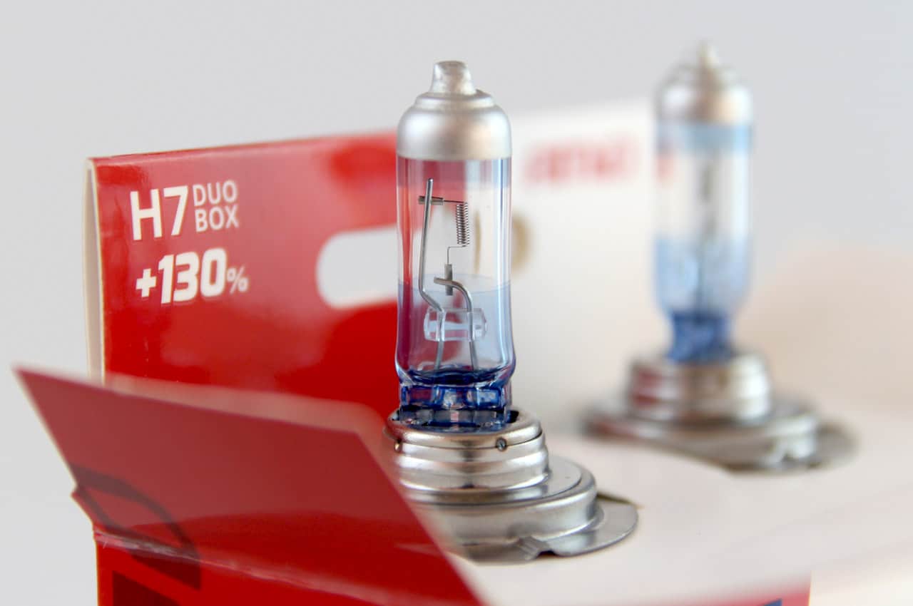 AMIO – Set becuri cu halogen H7 12V 55W LumiTec LIMITED + 130% DUO BOX