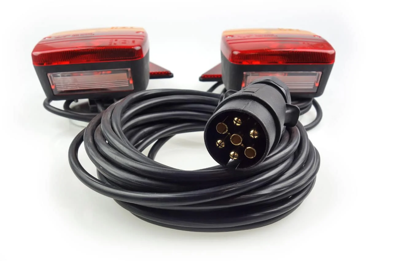 AMIO – Lampi spate cu magnet pentru remorca 02095