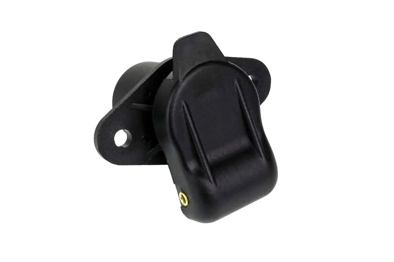 AMIO – Priza remorca din plastic cu 3 pini