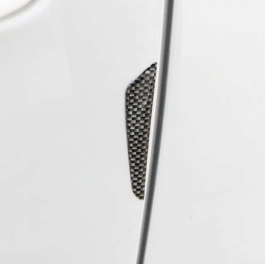 AVEX – Set 8 elemente de protectie usa "Imitatie Carbon", flexibile, autoadezive, culoare Neagra